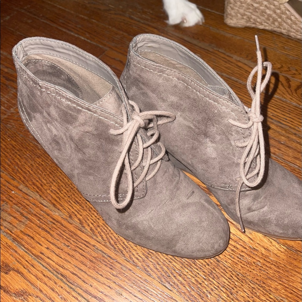 Boots - Picture 3 of 3